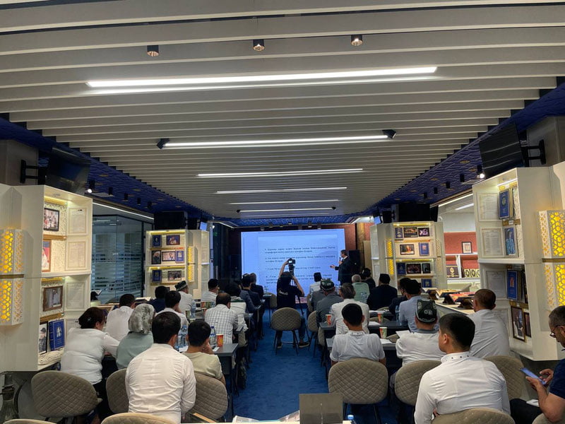 Ўзбекистонга Қуръоннинг қадимий нусхасидан парчалар олиб келинади