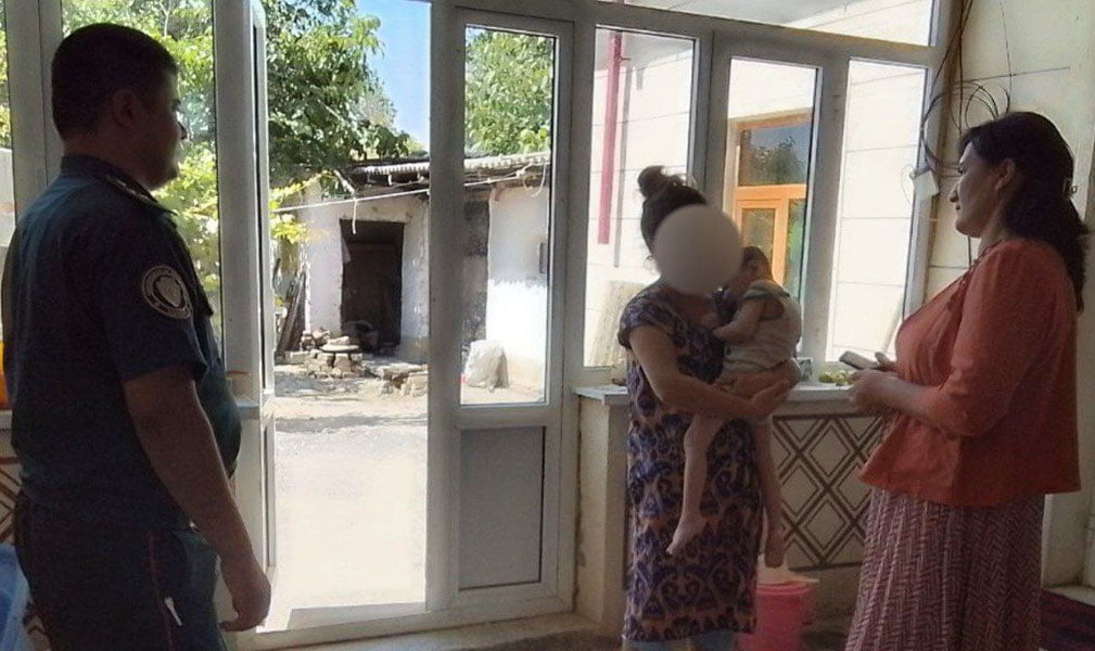 Самарқандлик аёл 2 боласини сувга ташламоқчи бўлди