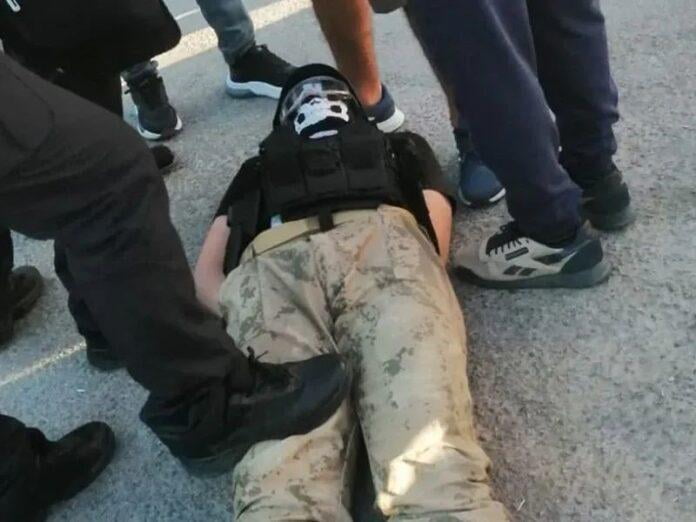 Turkiyada niqobli erkak bir necha kishini pichoqladi