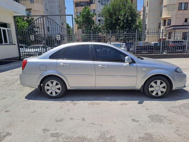 200 dan ortiq jarimasi bor Lacetti auksionda sotib yuborildi