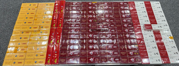 Тошкент аэропортида 1000 дан ортиқ қути тамаки тўхтатиб қолинди