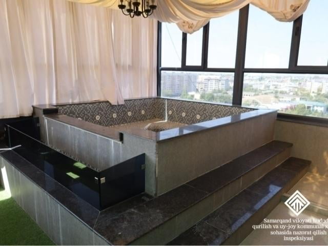 Samarqanddagi “dom”ning 10-qavatiga basseyn qurildi