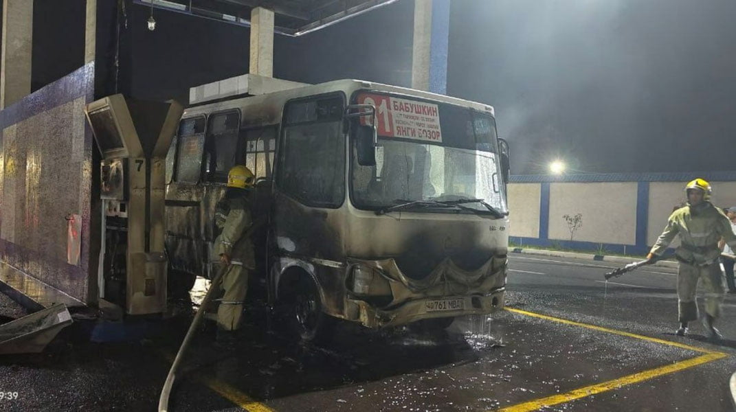 Қўқондаги метан заправкада автобус ёниб кетди