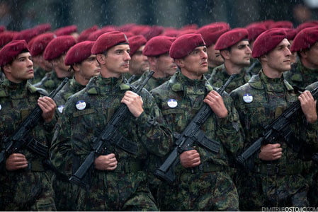 Serbiya majburiy harbiy xizmatni qaytadan joriy qilmoqchi