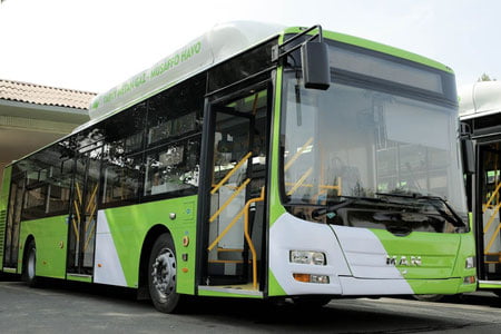 Тошкентда яна автобус тутаб кетди