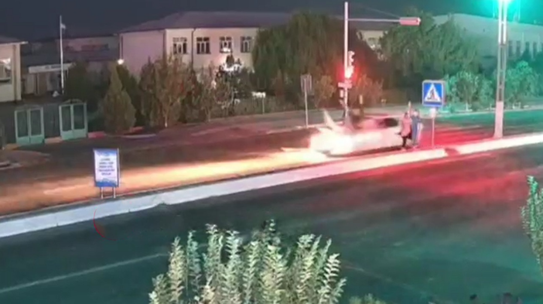 Buxoroda Lacetti ikki nafar piyodani urib ketdi