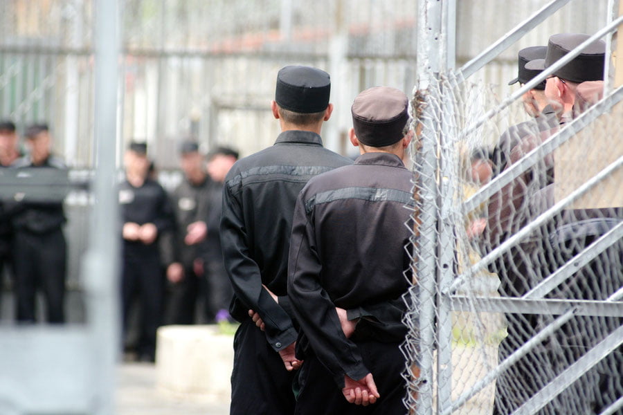 Россиядаги колониядан 6 маҳбус қочиб кетди