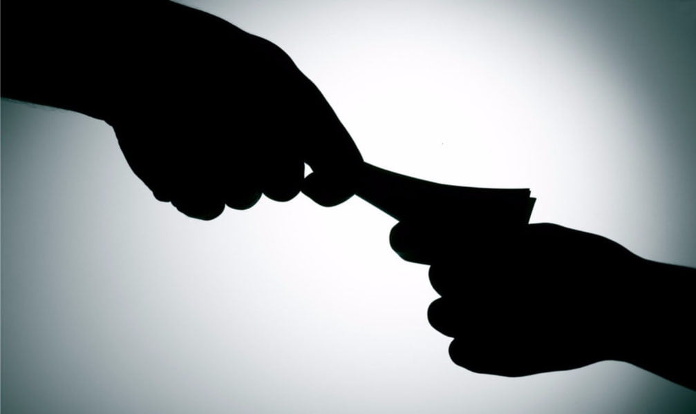 Farg‘onada korrupsiyaga qarshi kurashuvchi xodim pora bilan ushlandi