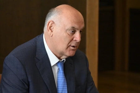 Абхазия президенти мухолифат босими остида истеъфога чиқди