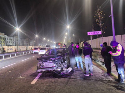 Toshkentda Cobalt temir ustunga urilib avariyaga uchradi