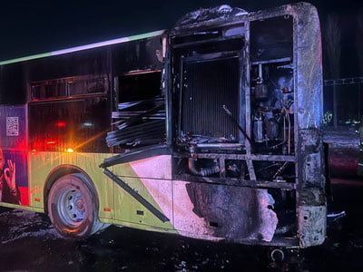 Тошкентда йўловчи автобус ёниб кетди