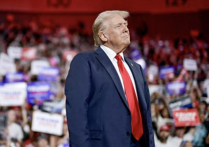 Трамп сўнгги икки йилда энг кўп Украинадаги урушни тугатишга ваъда берган