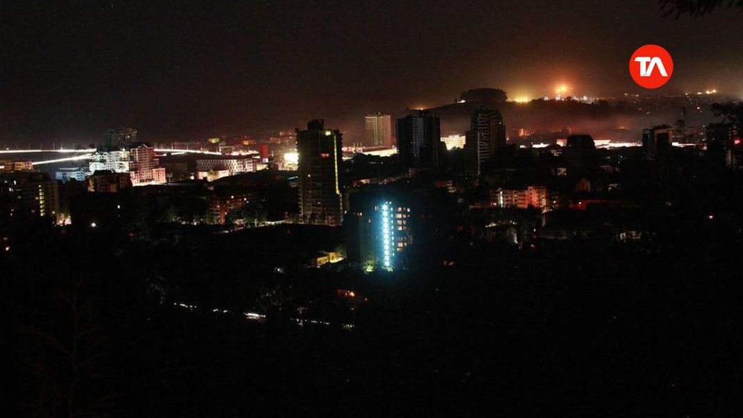 Chilining deyarli butun hududi elektrdan uzildi