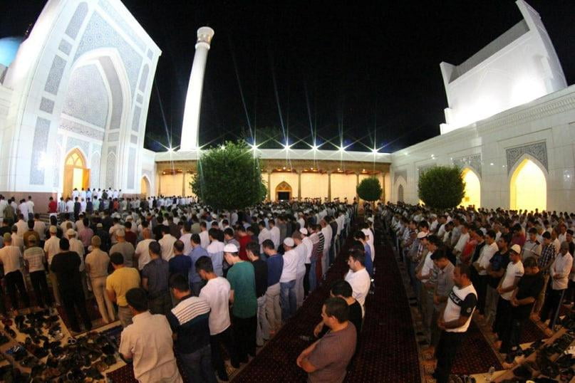 Бугундан таровеҳ намозларини ўқиш бошланади