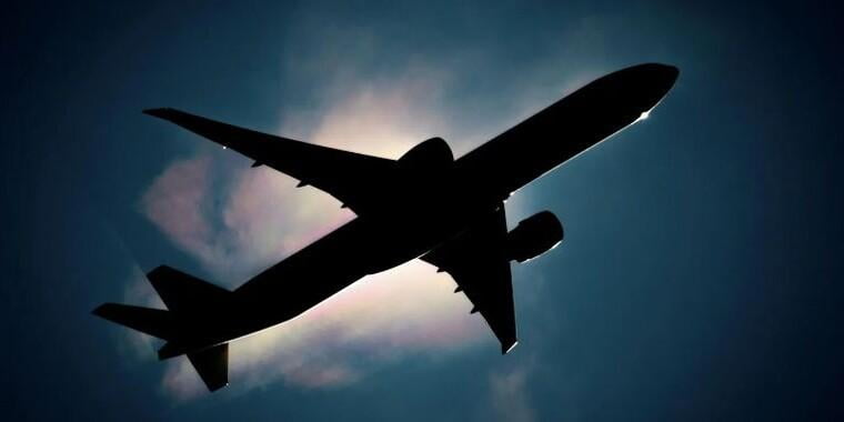 Афғонистонлик йўловчи Хитойга чиптасиз учди