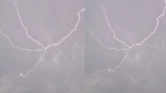 Туркияда учаётган самолётни яшин урди