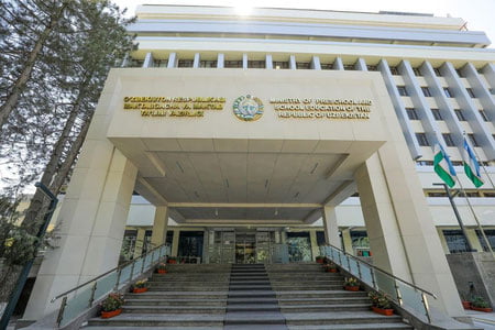 Til sertifikatisiz o‘qituvchilarni ishdan bo‘shatish bo‘yicha ko‘rsatma berilmadi — Vazirlik