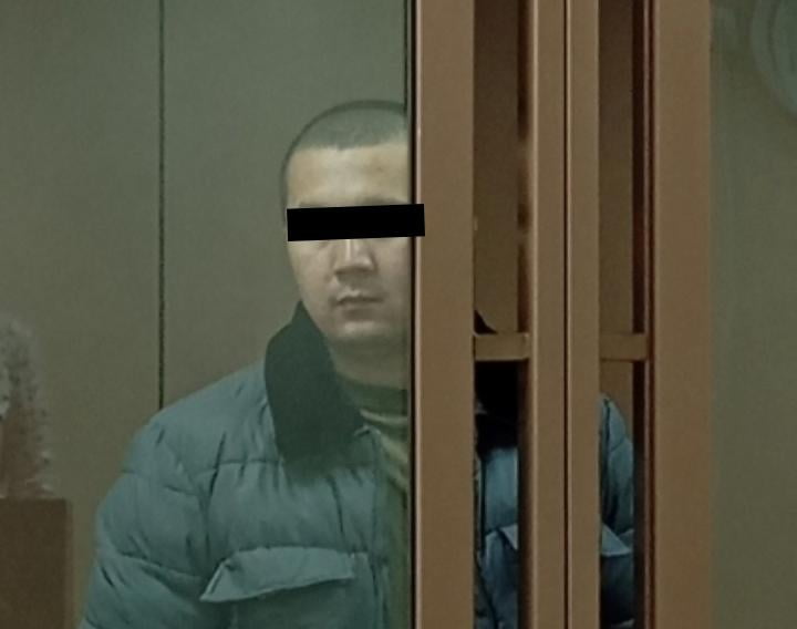 Россияда хотинига сохта ҳужжатлар тайёрлаган ўзбекистонлик эркак 18 ойга қамалди