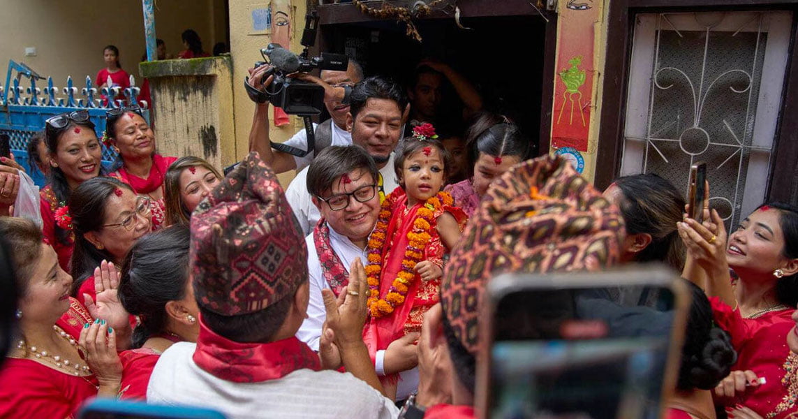 Непалда икки ёшли қиз “тирик маъбуда” сифатида танланди