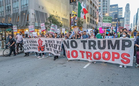 Иллинойс ва Чикаго штатлари Трампни судга берди