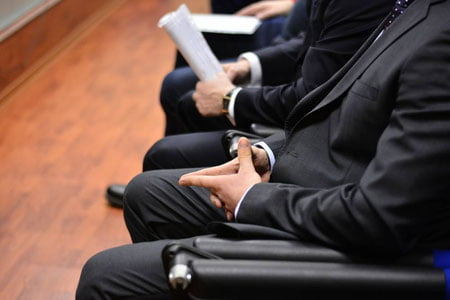 Қатор вазирлик ва ташкилотларда 2 мингдан ортиқ иш ўрни қисқартирилади