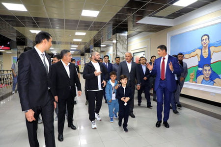 Хабиб Нурмагомедов Отабек Умаров билан “Жар“ спорт мажмуасига борди