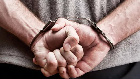 Сурхондарёда 16 ёшли қизга шилқимлик қилган эркак 5 суткага қамалди