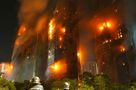 Гонконгдаги даҳшатли ёнғин оқибатида 44 киши ҳалок бўлди, 279 фуқаро бедарак йўқолган