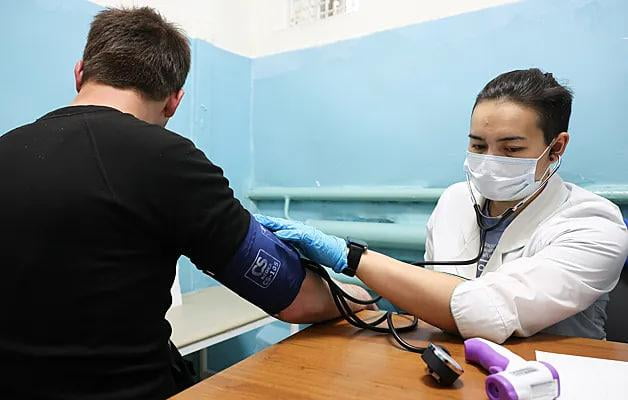 Россияда мигрантлар учун тиббий суғурта олиш талаблари кучайтирилди