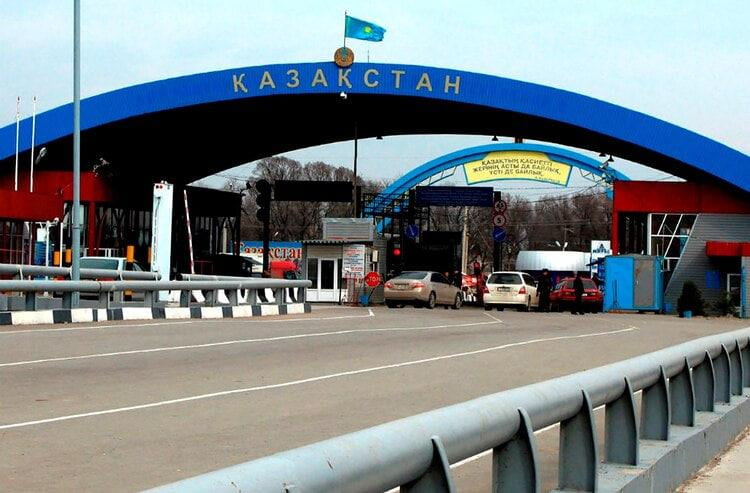 Қозоғистон орқали Россияга кетадиган ўзбекистонликлар огоҳлантирилди