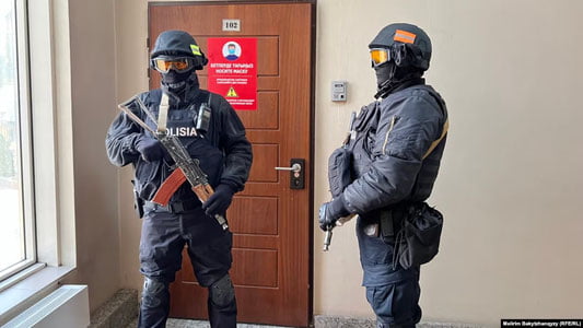 Олмаотада “Орда” нашри бош муҳаррири уйида ва таҳририят биносида тинтув ўтказилди