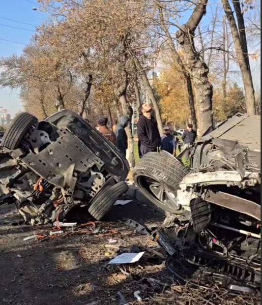 Тошкентда ЙТҲга учраган BYD иккига бўлиниб кетди