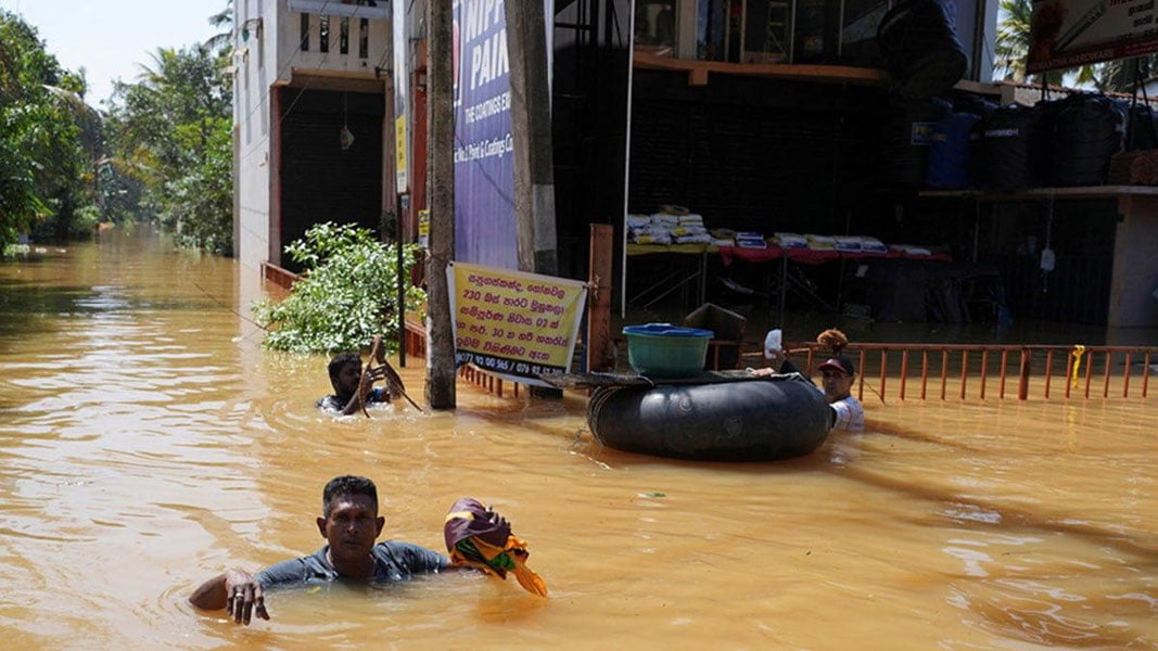 Жануби-Шарқий Осиёдаги сув тошқинлари 1 400 дан ортиқ одамнинг ҳаётига зомин бўлди