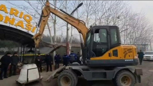 Андижонда кўчадаги тандирларга қарши “уруш” очган ҳокимга чора кўрилди