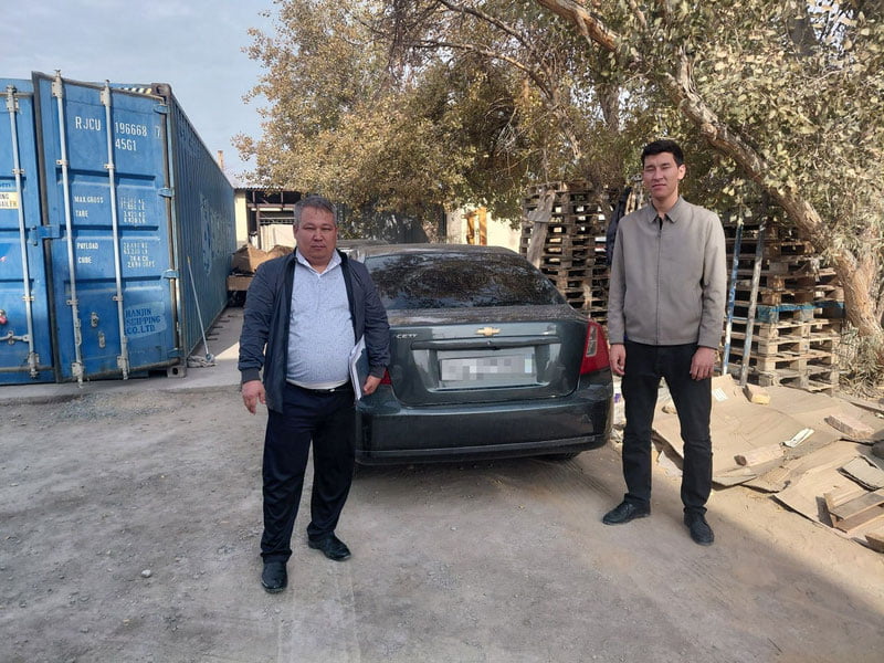 Қорақалпоғистонда қидирувдаги машина масжид ёнидан топилди