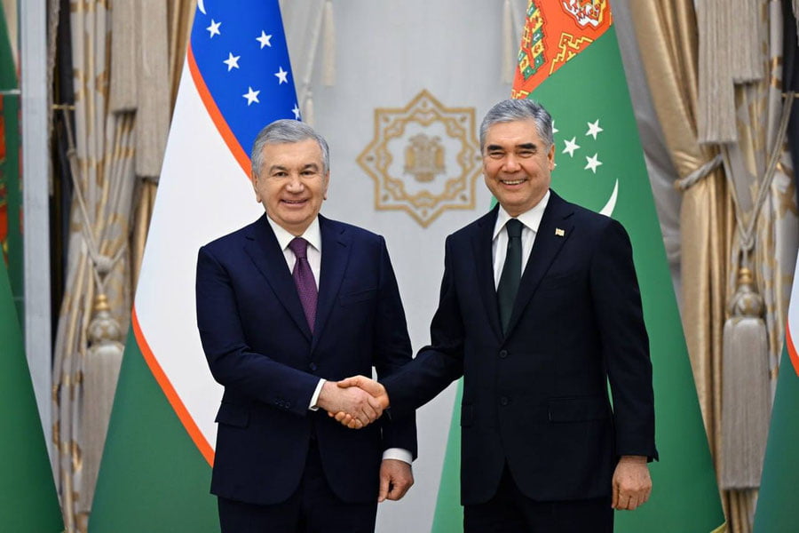 Shavkat Mirziyoyev Turkmanistonga keldi