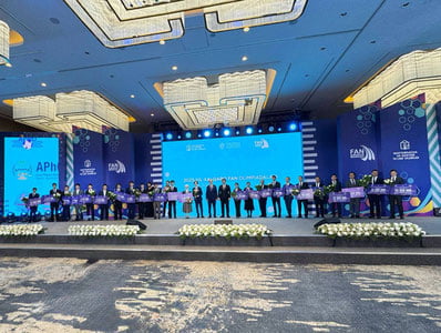 Ўзбекистонлик фан олимпиада ғолиблари миллиардерга айланди