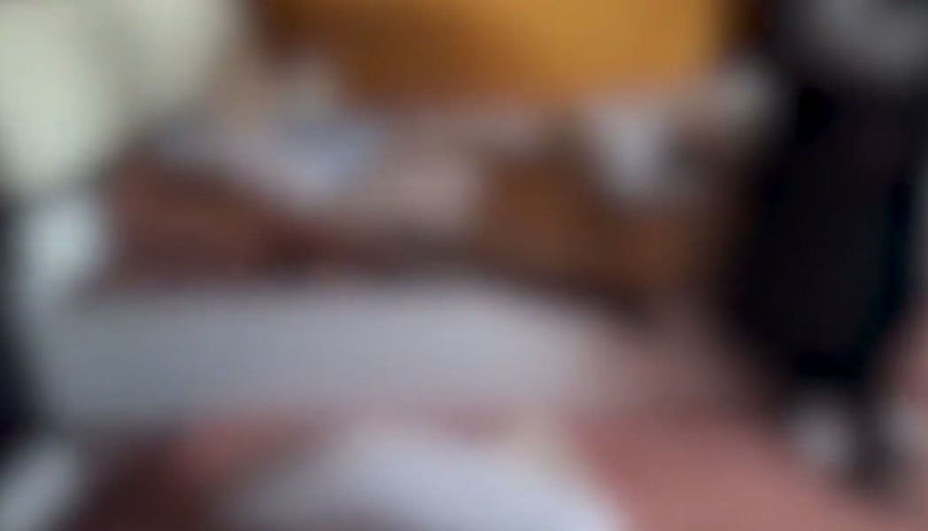 Қашқадарёда алимент тўлашдан қочиб юрган ота диван тагидан топилди