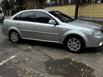 Самарқандда машинасига “01 777 PPX” рақамини тақиб ҳаракатланган шахс жазоланди