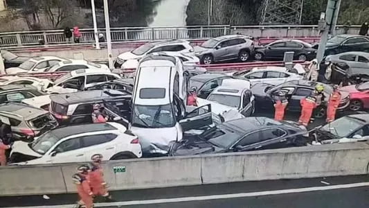 Японияда 57 та машина иштирокида ЙТҲ содир бўлди