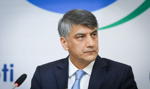 "Хотинини тепадиган эркаклар сабаб бизда Бухорийлар туғилмаяпти" — Алишер Қодиров