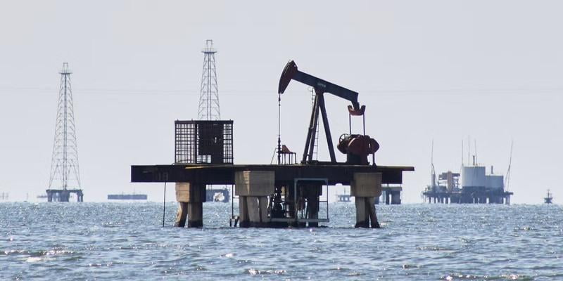 АҚШ Венесуэла нефтини расман сотувга қўйди