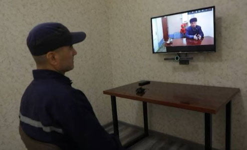 Mahkumlarga masofali videouchrashuvdan foydalanish huquqi beriladi