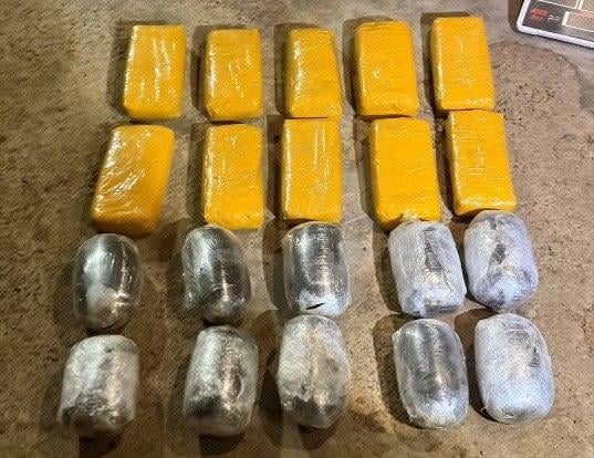 Наманганда қарийб 2 кг гашишни 200 млн сўмга сотмоқчи бўлган аёл қўлга олинди