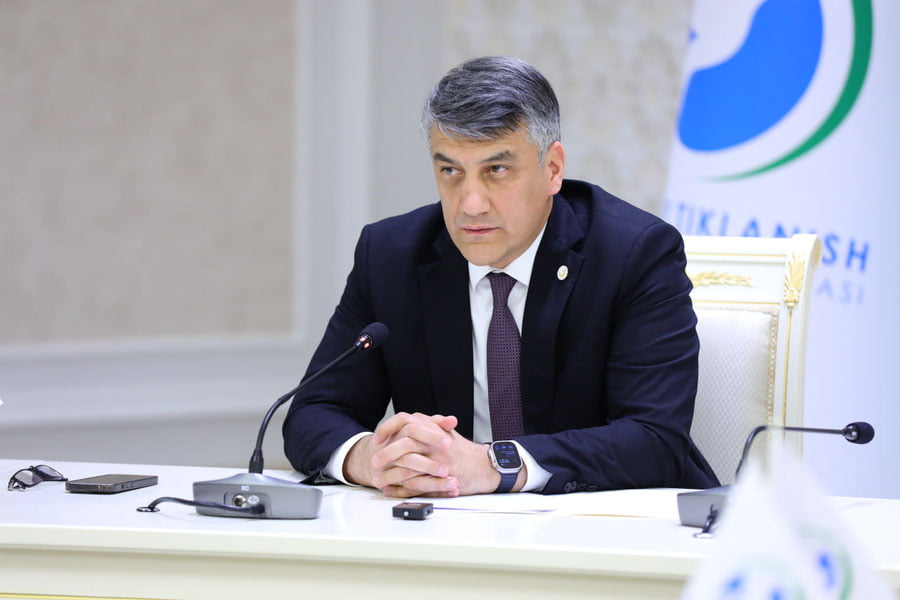 Давлат тили тўғрисидаги қонун такомиллаштириш учун президент томонидан қайтариб юборилган – Қодиров