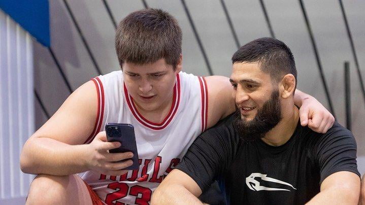 Ҳамзат Чимаевнинг автоҳалокатда вафот этгани рад этилди