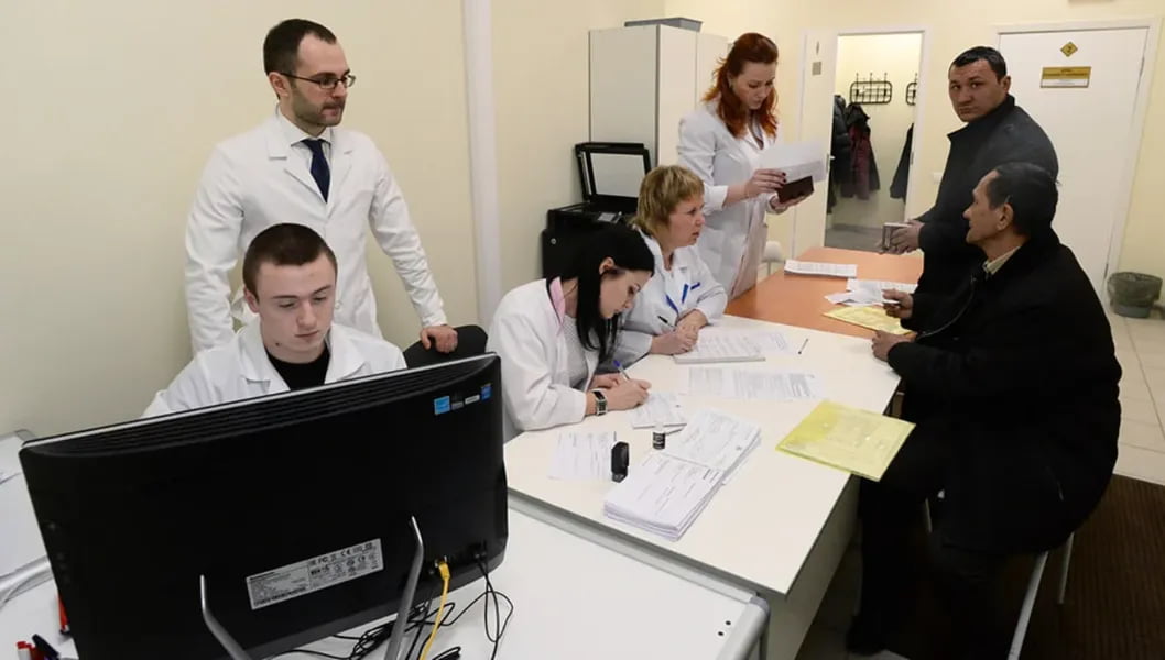 Rossiyada tibbiy maʼlumotnomalarni soxtalashtirgan migrantlarga qamoq jazosini berish taklif qilindi