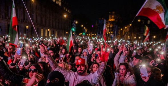 Эрондаги норозилик намойишларида 30 минг киши ҳалок бўлган бўлиши мумкин— Time