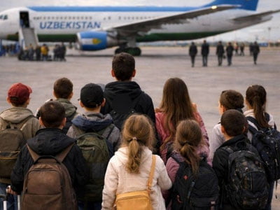 Россиядан ота-она қарамоғисиз қолган 6 нафар бола Ўзбекистонга олиб келинди