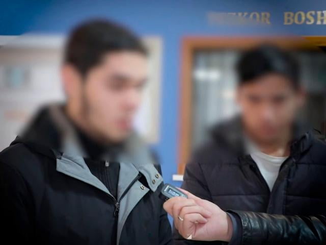 Тошкентдаги компьютер клубида 19 ёшли йигит икки нафар ўқувчини пичоқлади